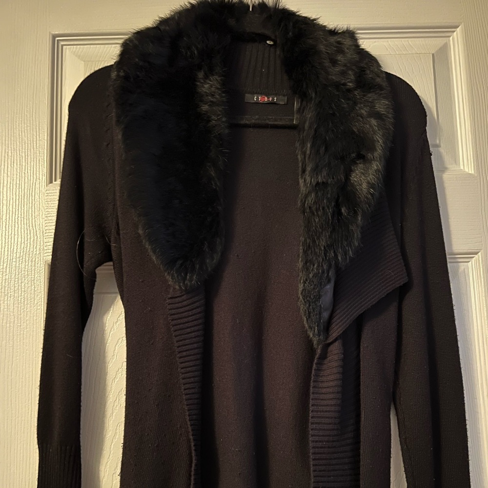 Size medium sweater with detachable fur next Shawl